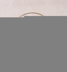 Závesná dekorácia 25 cm, kvety, zlatá obruč